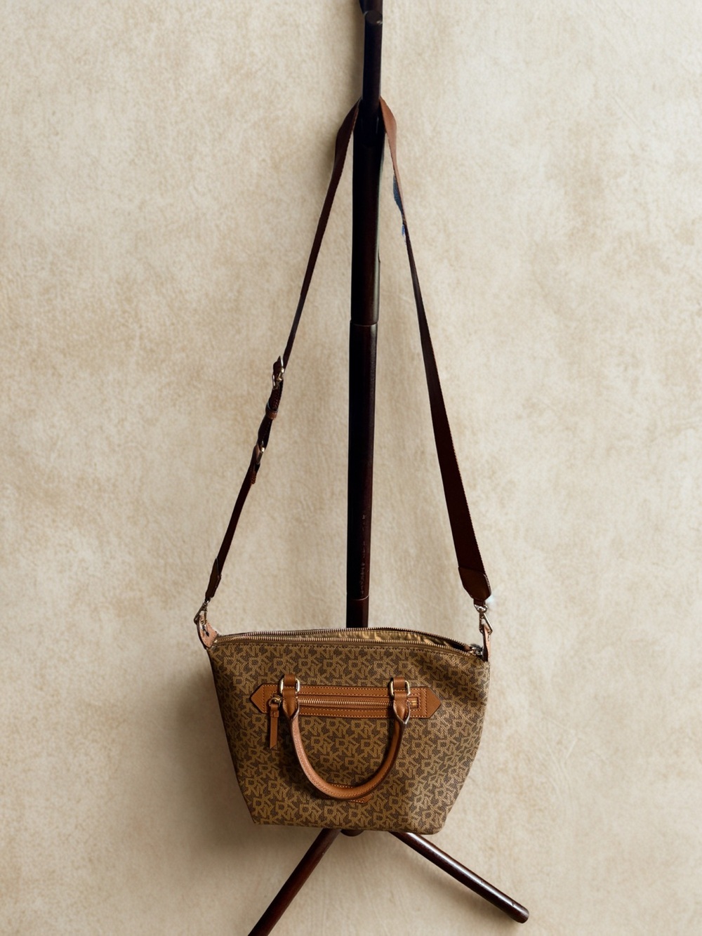 DKNY signature chelsia double handled tote bag